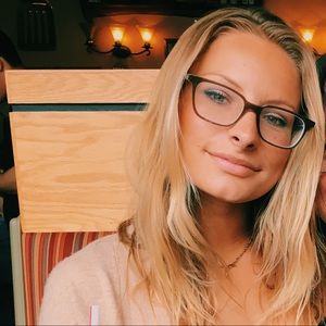 Meet your Posher, Lexi